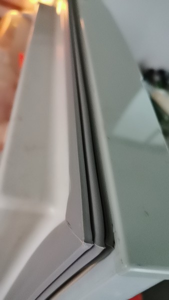 冰箱外面發(fā)燙是怎么回事