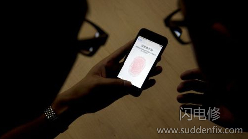 陌生人是如何破解我們手機指紋鎖的？