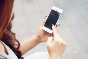 男生和女生選擇手機為何不同？ 一個看配置，一個看顏值！