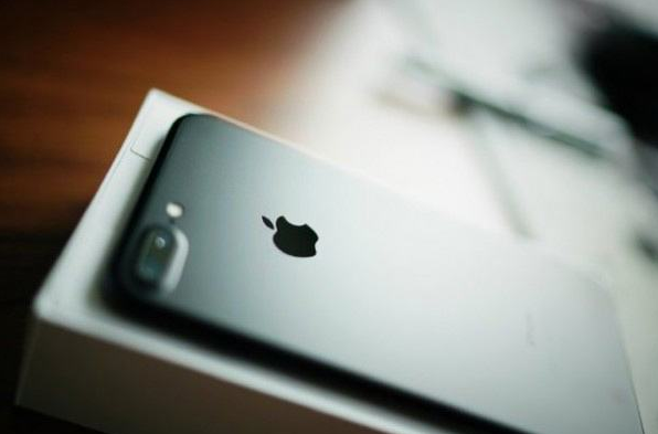 iPhone7 plus手機突然黑屏怎么維修？