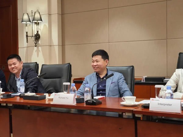 余承東：華為P40將于明年3月底推出 設(shè)計(jì)“前所未有”