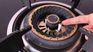 老板燃?xì)庠铧c(diǎn)不著火怎么辦?如何保養(yǎng)燃?xì)庠睿? /></a>
                <div   id=